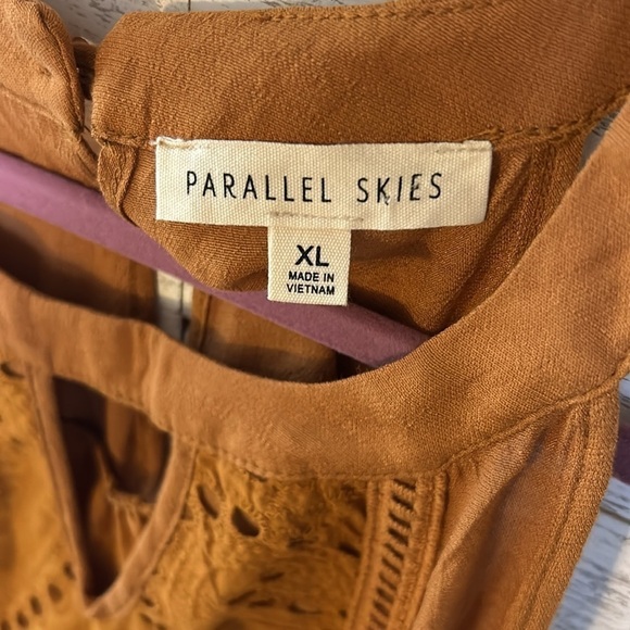 Parallel Skies Halter Top | SIZE XL - Picture 4 of 5